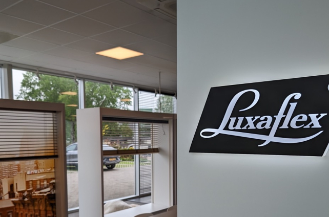 Luxaflex showroom met raambekleding displays